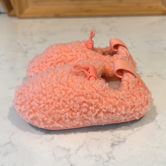 Ugg toddler size 6 starfish pink plushy faux shearling slippers cozy warm cabin - Picture 4 of 9